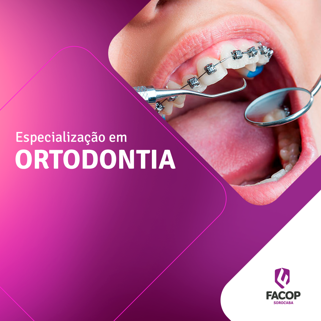 fotografia odontológica de uma arcada dentária real e sob um fundo roxo a mensagem Especialização em Ortodontia